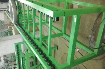 Edge roller conveyor